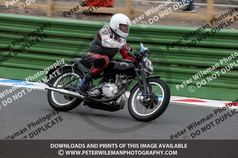 Vintage motorcycle club;eventdigitalimages;mallory park;mallory park trackday photographs;no limits trackdays;peter wileman photography;trackday digital images;trackday photos;vmcc festival 1000 bikes photographs